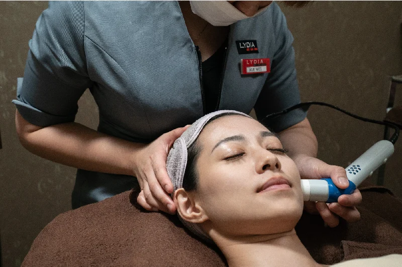 Illuminating Facial Treatment